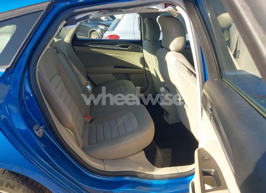 Photo 8 of 2019 Ford Fusion SE (VIN 3FA6P0HDXKR244647)