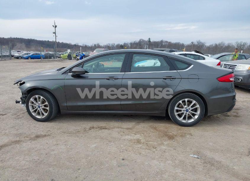 Photo 14 of 2019 Ford Fusion SE (VIN 3FA6P0HDXKR245510)