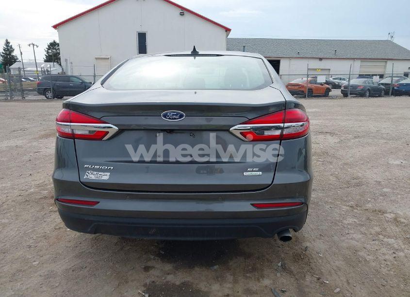 Photo 16 of 2019 Ford Fusion SE (VIN 3FA6P0HDXKR245510)