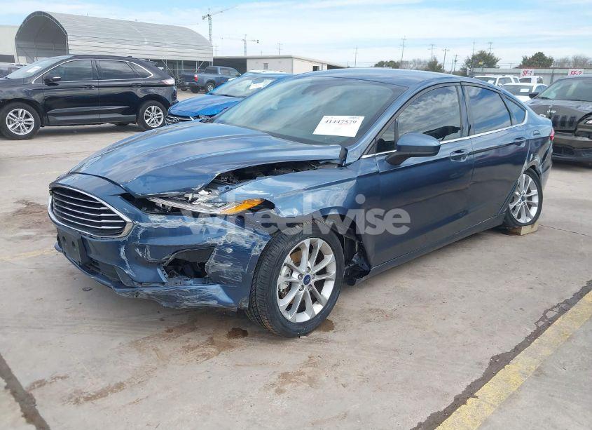 Photo 2 of 2019 Ford Fusion SE (VIN 3FA6P0HDXKR250609)