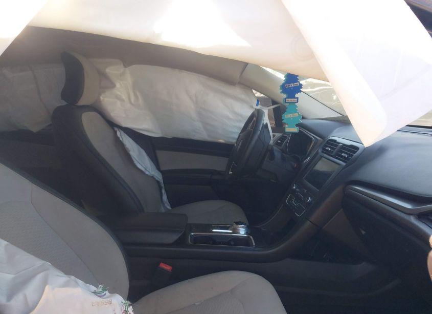 Photo 5 of 2019 Ford Fusion SE (VIN 3FA6P0HDXKR280208)