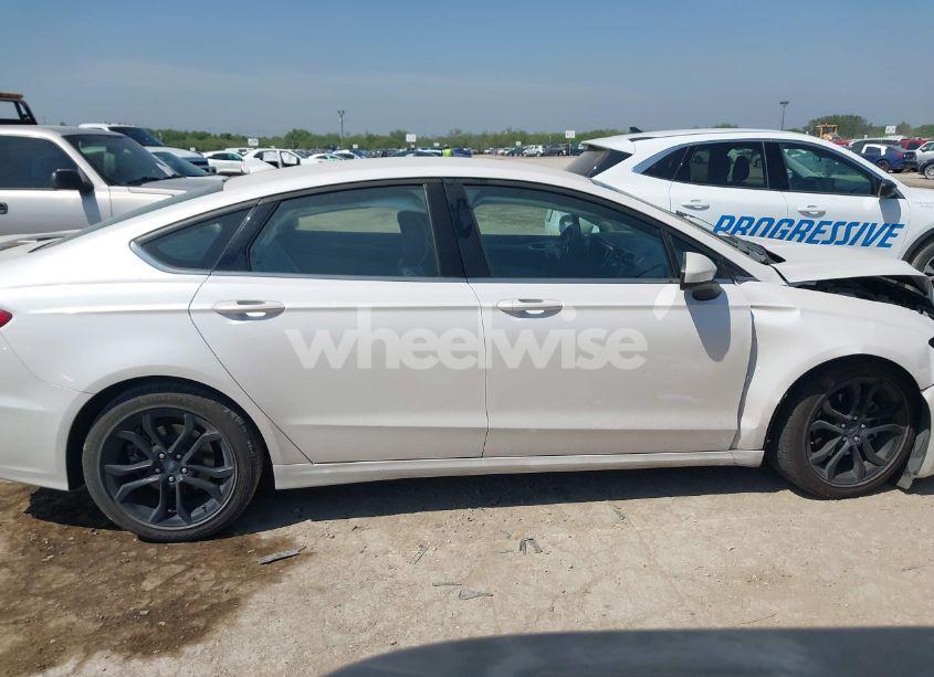 Photo 13 of 2019 Ford Fusion SE (VIN 3FA6P0HDXKR282850)