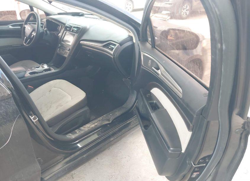 Photo 5 of 2020 Ford Fusion SE (VIN 3FA6P0HDXLR120086)