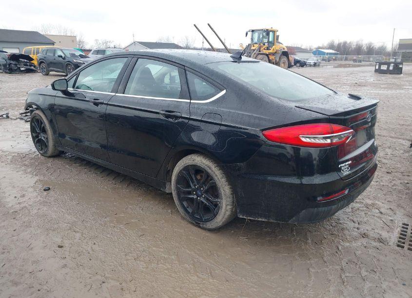 Photo 3 of 2020 Ford Fusion SE (VIN 3FA6P0HDXLR125093)