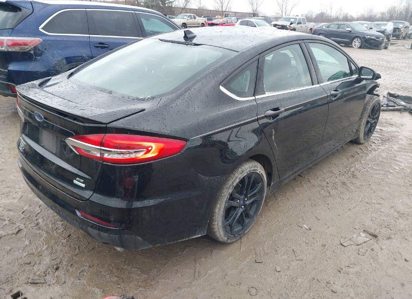 Photo 4 of 2020 Ford Fusion SE (VIN 3FA6P0HDXLR125093)