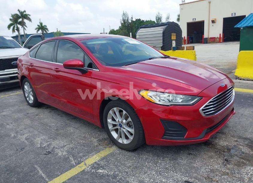 2020 Ford Fusion SE (VIN 3FA6P0HDXLR160183) main photo