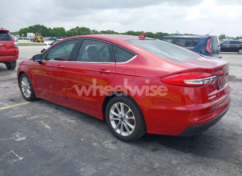 Photo 3 of 2020 Ford Fusion SE (VIN 3FA6P0HDXLR160183)
