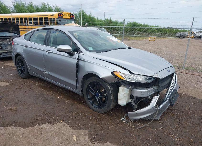 2020 Ford Fusion SE (VIN 3FA6P0HDXLR168557) main photo