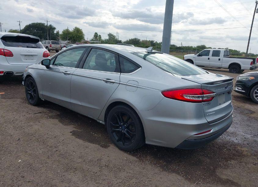 Photo 3 of 2020 Ford Fusion SE (VIN 3FA6P0HDXLR168557)