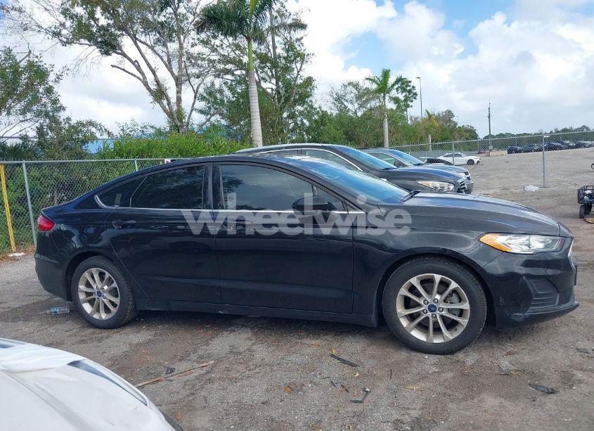 Photo 13 of 2020 Ford Fusion SE (VIN 3FA6P0HDXLR170082)