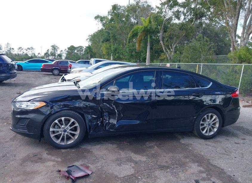 Photo 14 of 2020 Ford Fusion SE (VIN 3FA6P0HDXLR170082)