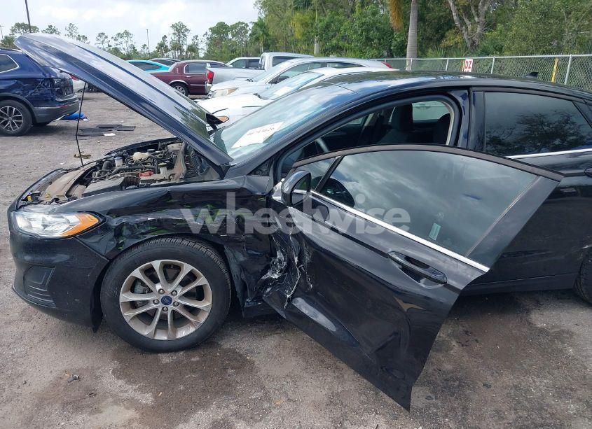 Photo 6 of 2020 Ford Fusion SE (VIN 3FA6P0HDXLR170082)