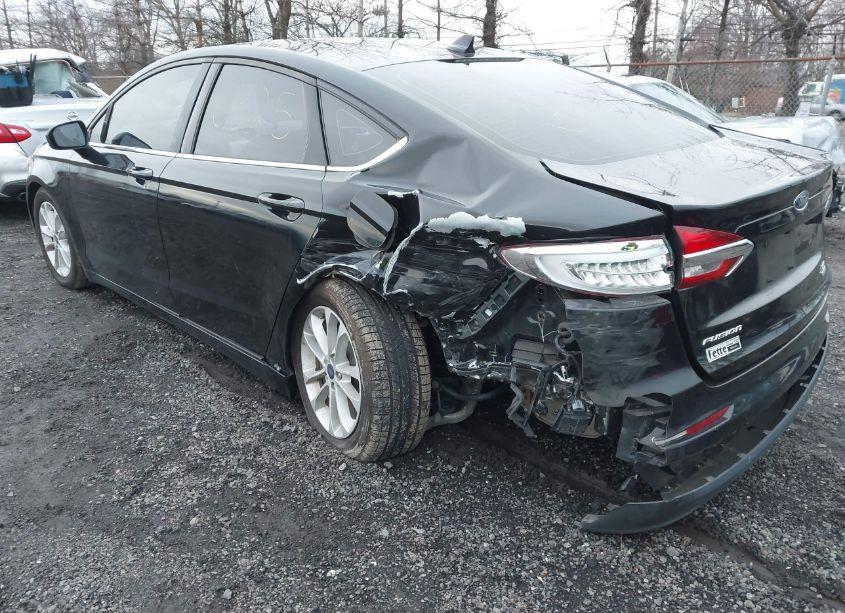Photo 3 of 2020 Ford Fusion SE (VIN 3FA6P0HDXLR183303)