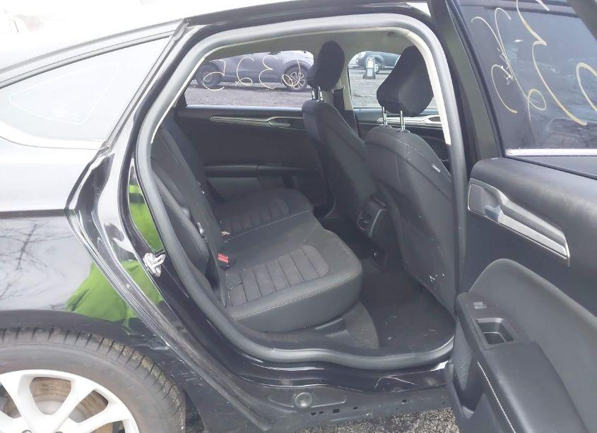 Photo 8 of 2020 Ford Fusion SE (VIN 3FA6P0HDXLR183303)