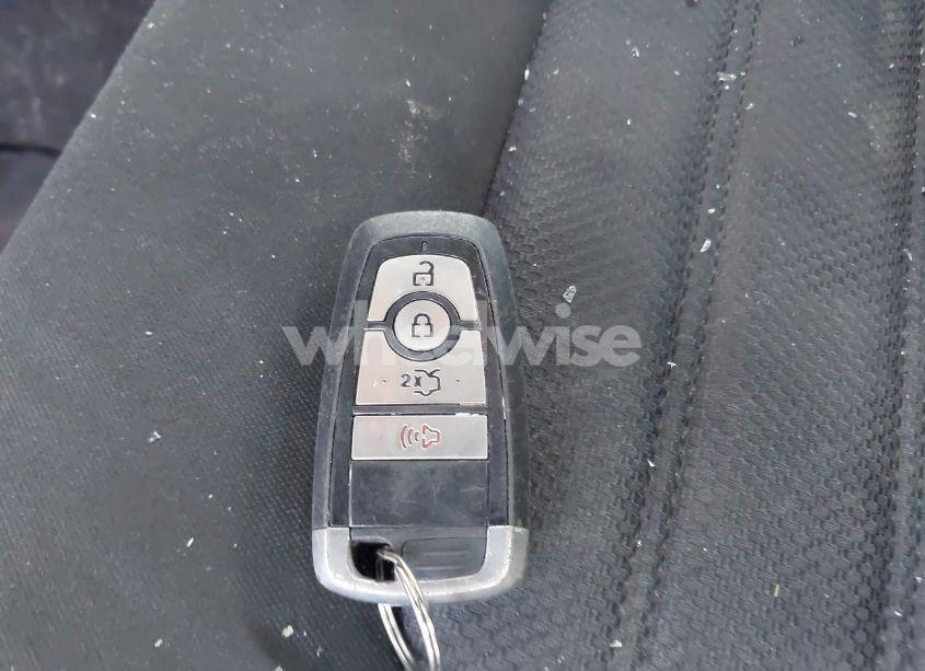 Photo 11 of 2020 Ford Fusion SE (VIN 3FA6P0HDXLR186928)