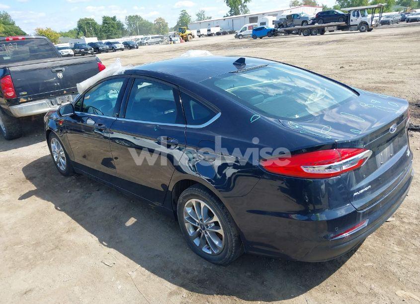 Photo 3 of 2020 Ford Fusion SE (VIN 3FA6P0HDXLR186928)