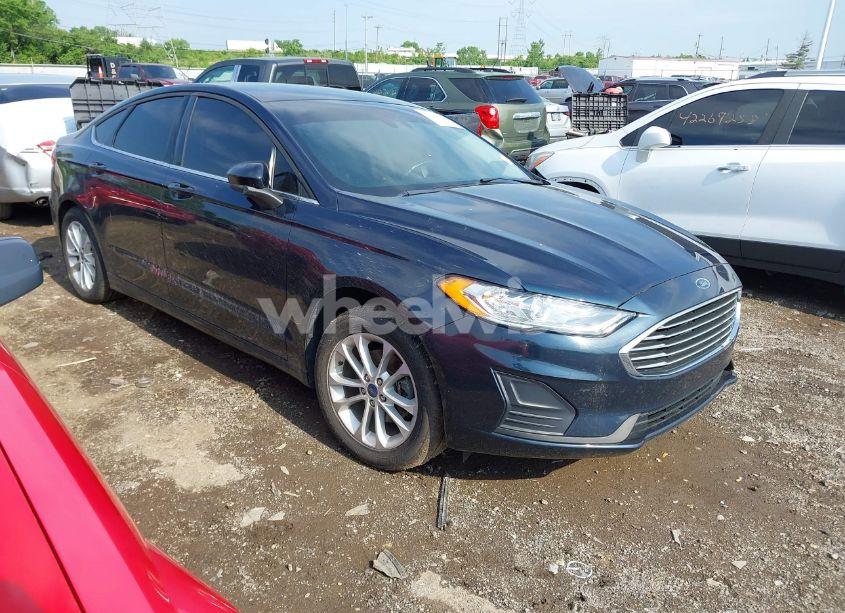 2020 Ford Fusion SE (VIN 3FA6P0HDXLR224898) main photo