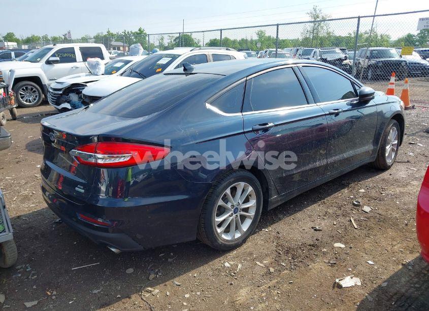Photo 4 of 2020 Ford Fusion SE (VIN 3FA6P0HDXLR224898)