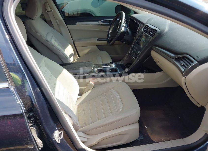 Photo 5 of 2020 Ford Fusion SE (VIN 3FA6P0HDXLR224898)
