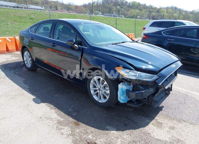 2020 Ford Fusion SE (VIN 3FA6P0HDXLR231155) main photo