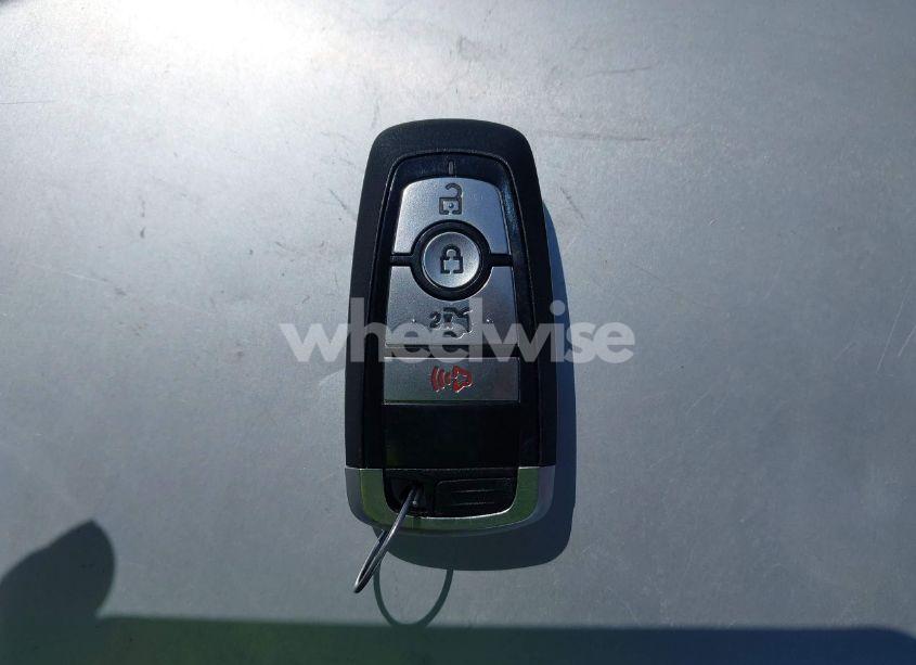 Photo 11 of 2020 Ford Fusion SE (VIN 3FA6P0HDXLR231155)