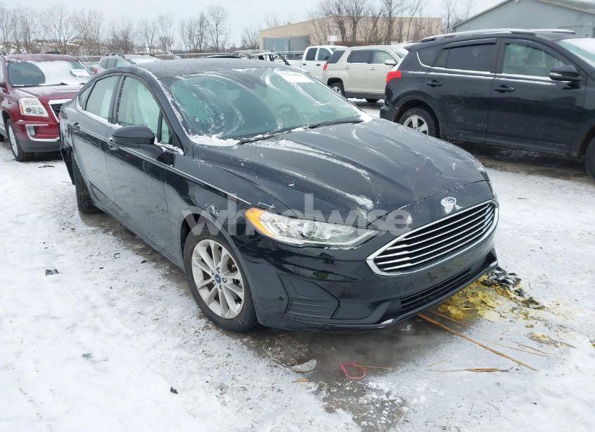 2020 Ford Fusion SE (VIN 3FA6P0HDXLR251650) main photo