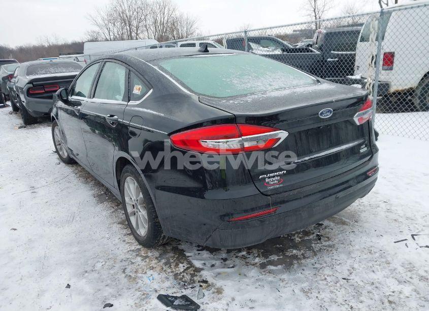 Photo 3 of 2020 Ford Fusion SE (VIN 3FA6P0HDXLR251650)