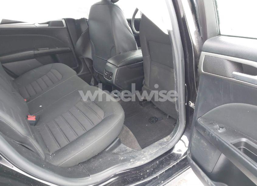 Photo 8 of 2020 Ford Fusion SE (VIN 3FA6P0HDXLR251650)