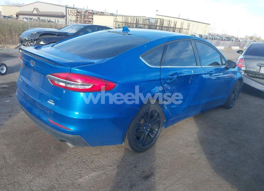 Photo 4 of 2020 Ford Fusion SE (VIN 3FA6P0HDXLR256640)