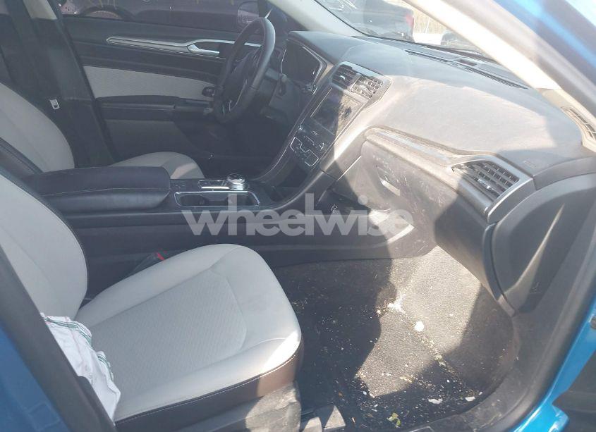 Photo 5 of 2020 Ford Fusion SE (VIN 3FA6P0HDXLR256640)