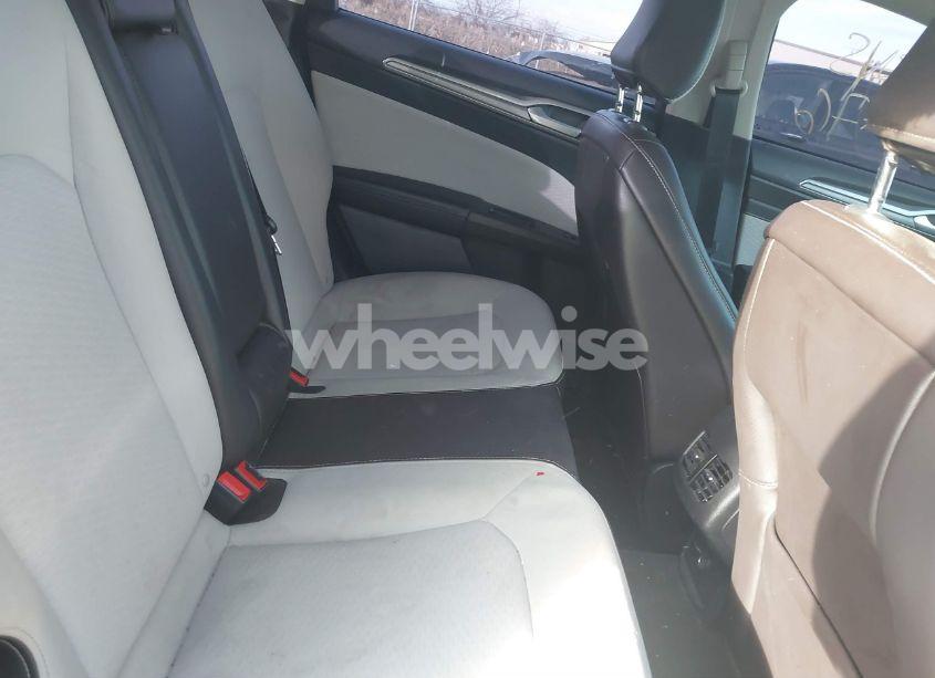 Photo 8 of 2020 Ford Fusion SE (VIN 3FA6P0HDXLR256640)