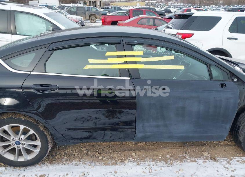 Photo 13 of 2020 Ford Fusion SE (VIN 3FA6P0HDXLR261188)