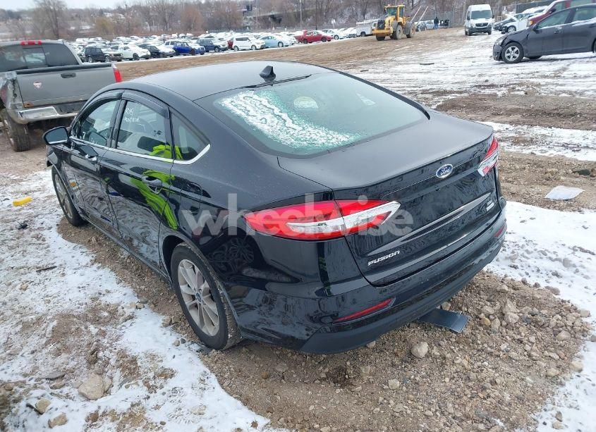 Photo 3 of 2020 Ford Fusion SE (VIN 3FA6P0HDXLR261188)