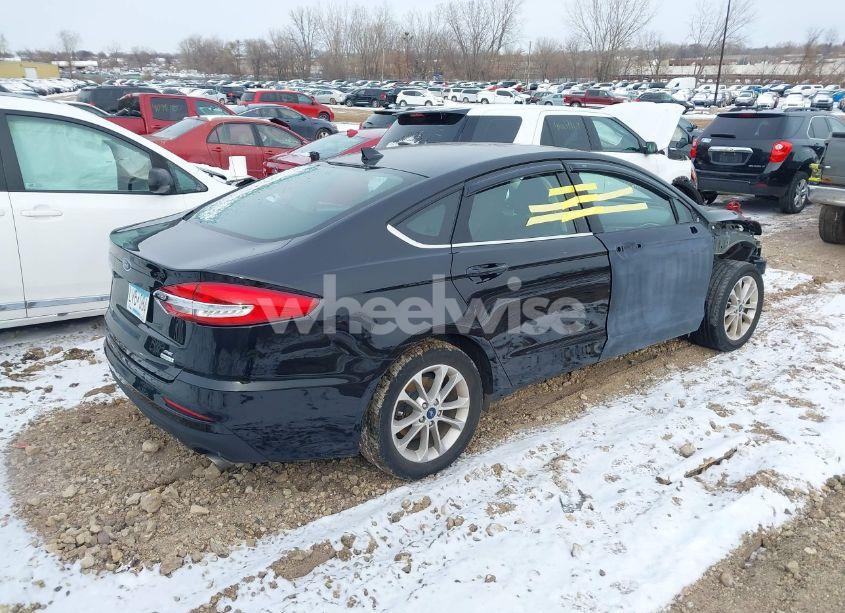 Photo 4 of 2020 Ford Fusion SE (VIN 3FA6P0HDXLR261188)