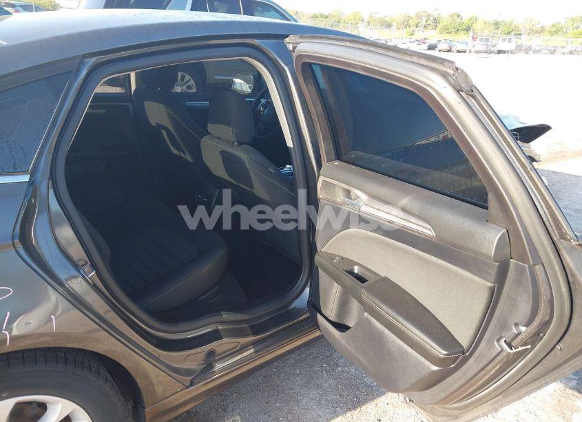 Photo 8 of 2020 Ford Fusion SE (VIN 3FA6P0HDXLR263572)