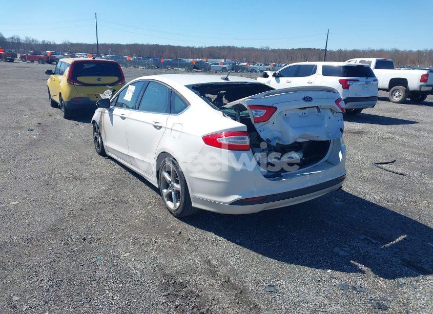 Photo 3 of 2013 Ford Fusion SE (VIN 3FA6P0HR0DR174882)