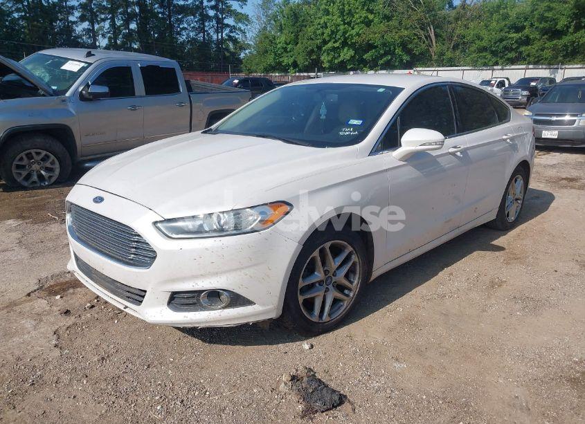 Photo 2 of 2013 Ford Fusion SE (VIN 3FA6P0HR0DR241772)