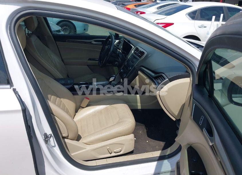 Photo 5 of 2013 Ford Fusion SE (VIN 3FA6P0HR0DR244803)