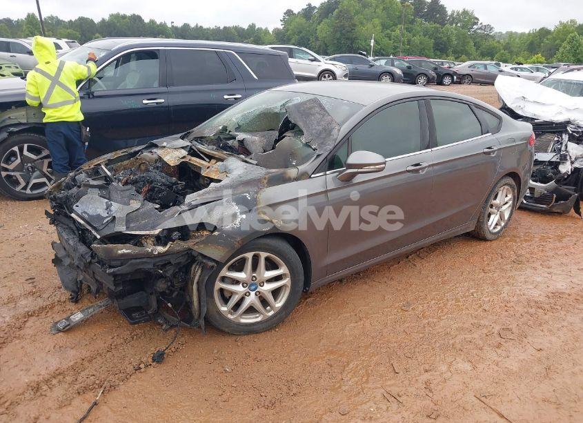 Photo 2 of 2013 Ford Fusion SE (VIN 3FA6P0HR0DR250035)