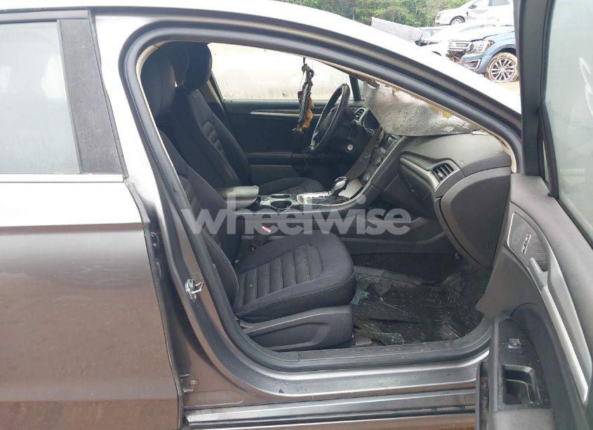 Photo 5 of 2013 Ford Fusion SE (VIN 3FA6P0HR0DR250035)