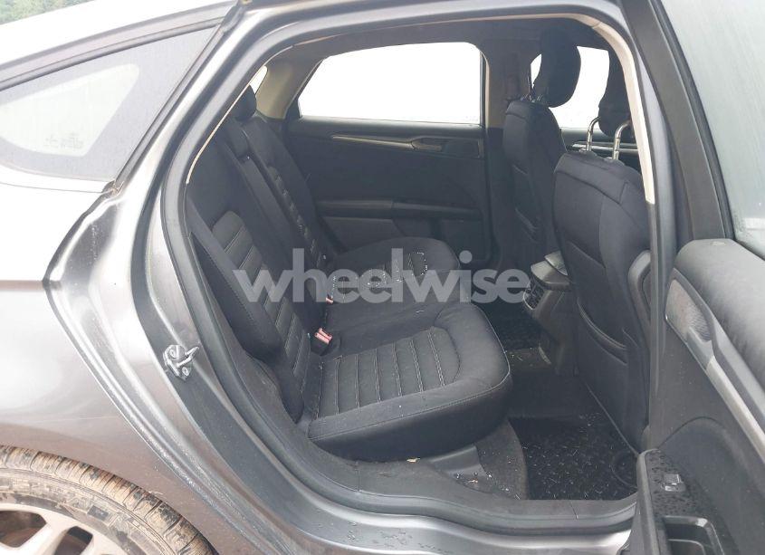 Photo 8 of 2013 Ford Fusion SE (VIN 3FA6P0HR0DR250035)