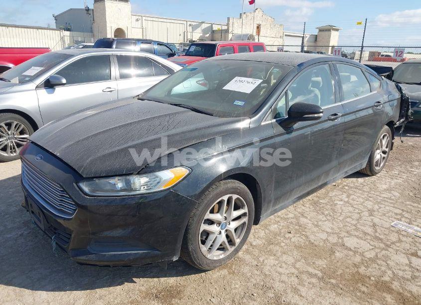 Photo 2 of 2013 Ford Fusion SE (VIN 3FA6P0HR0DR256854)