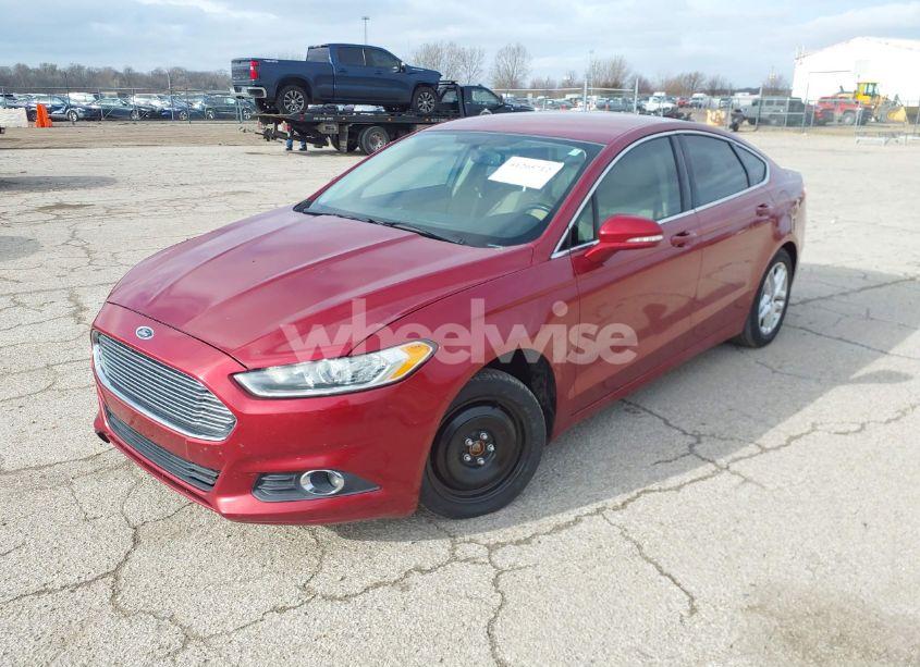 Photo 2 of 2013 Ford Fusion SE (VIN 3FA6P0HR0DR319130)