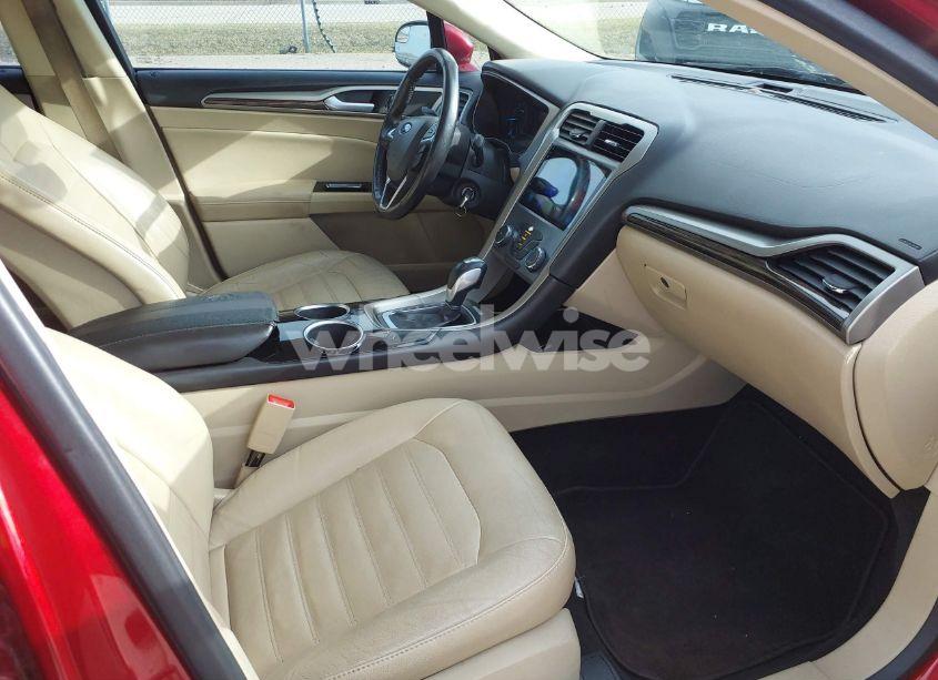 Photo 5 of 2013 Ford Fusion SE (VIN 3FA6P0HR0DR319130)