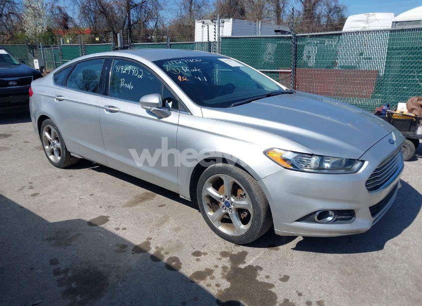 2013 Ford Fusion SE (VIN 3FA6P0HR0DR357389) main photo