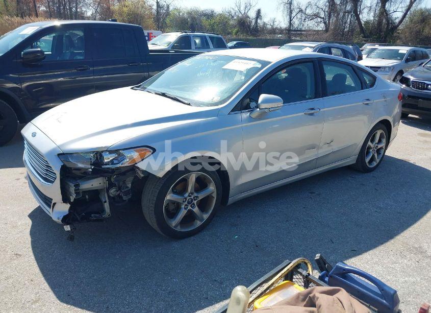 Photo 2 of 2013 Ford Fusion SE (VIN 3FA6P0HR0DR357389)