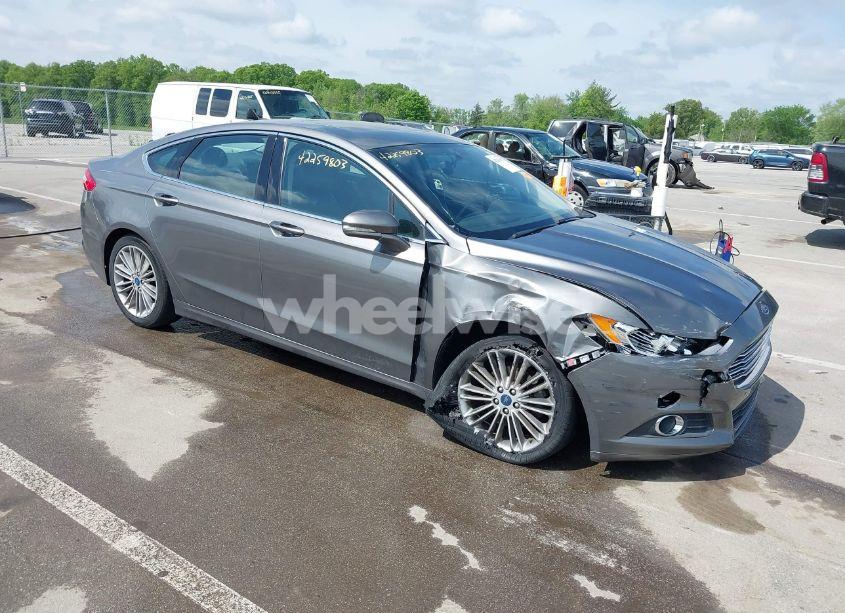 2013 Ford Fusion SE (VIN 3FA6P0HR1DR111547) main photo