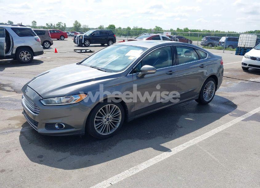 Photo 2 of 2013 Ford Fusion SE (VIN 3FA6P0HR1DR111547)