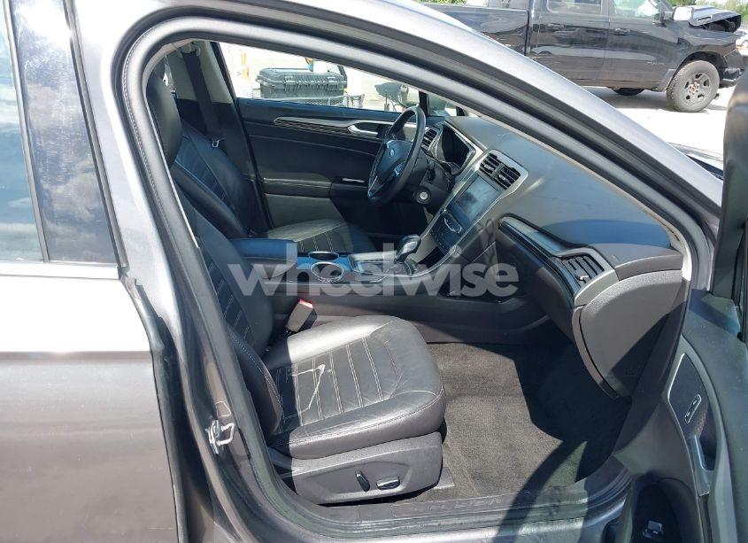 Photo 5 of 2013 Ford Fusion SE (VIN 3FA6P0HR1DR111547)