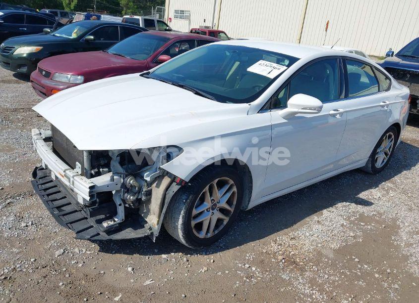 Photo 2 of 2013 Ford Fusion SE (VIN 3FA6P0HR1DR138280)